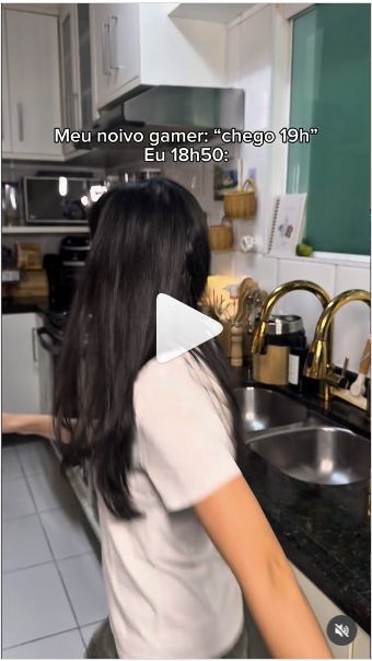 Reel publicitário de Luisa para Rick Doces
